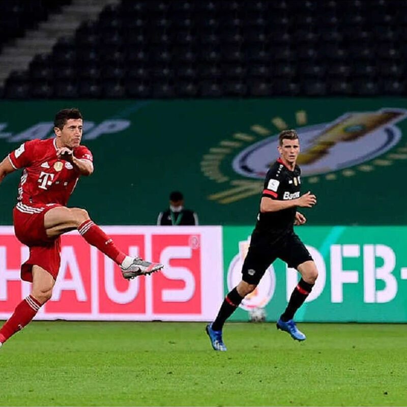 スタジアムおよび広告用の3840-7680Hzリフレッシュレートを備えたP3ピクセルピッチIP65防水屋外LEDディスプレイ画面